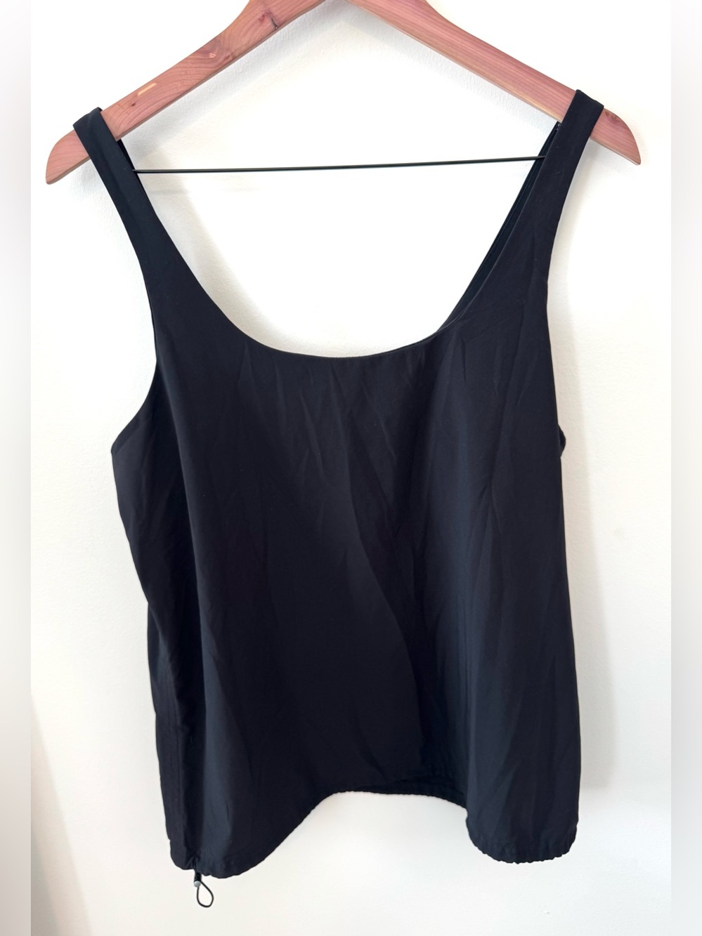 Aritzia The Group by Babaton Black Drawcord Cinch Hem Tank Top Size M